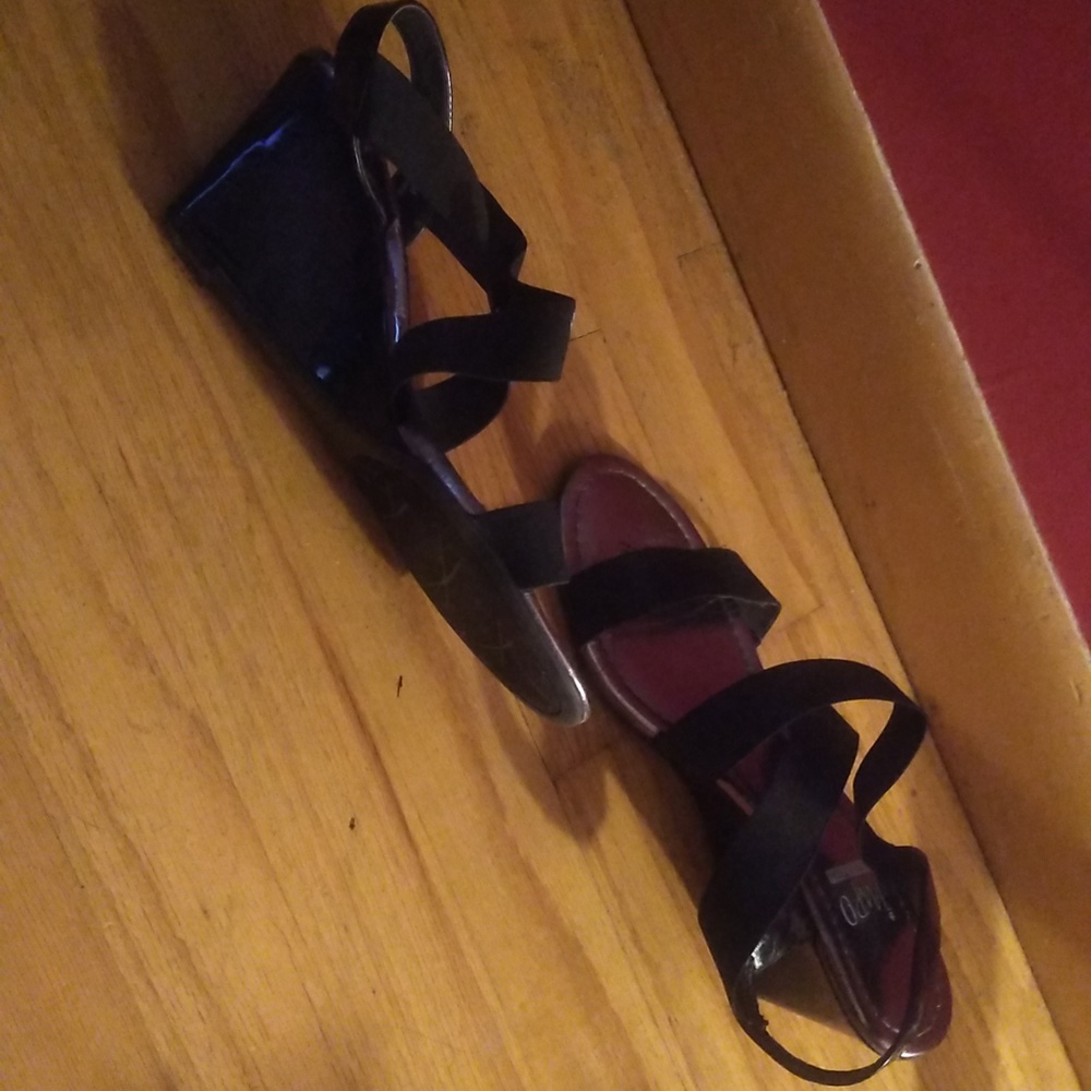 I am selling high heels size 8 and 1/2